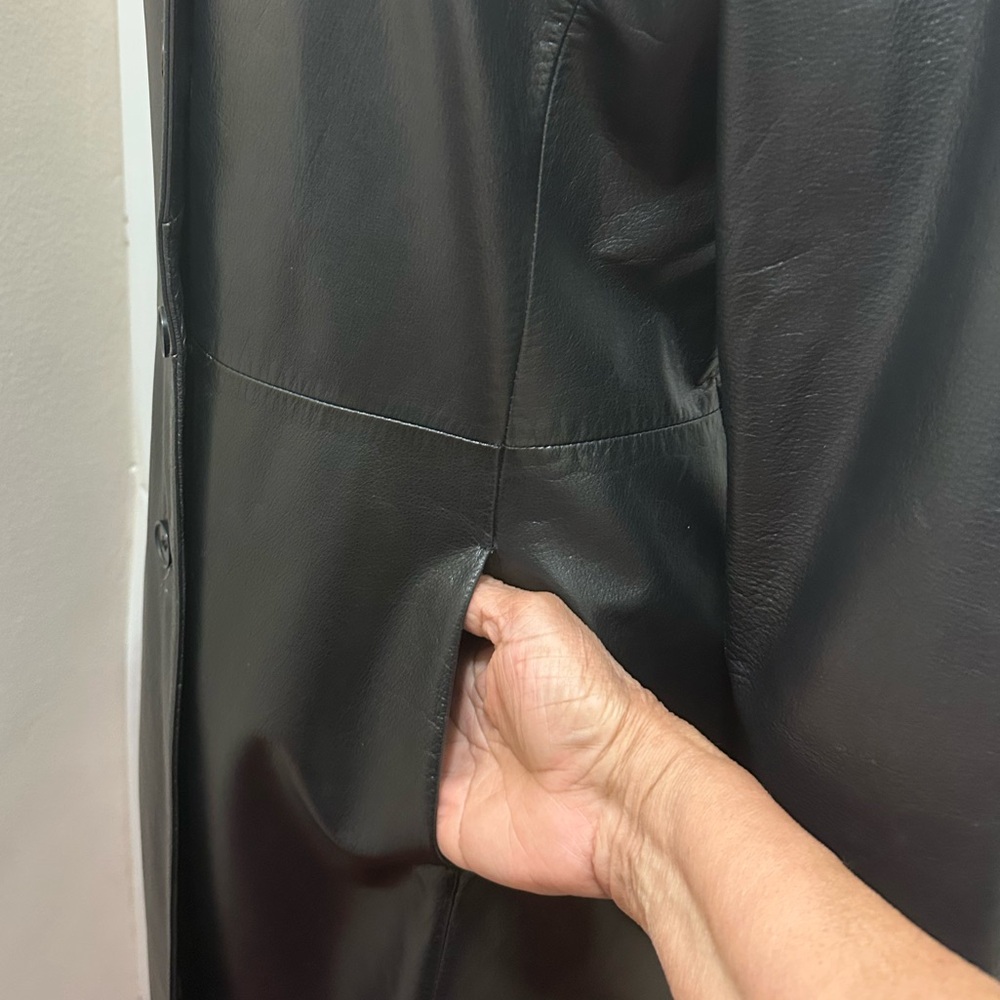 Vintage DANIER Canada Genuine Leather Over Coat In Black Size 10 To 12. - Picture 12 of 12